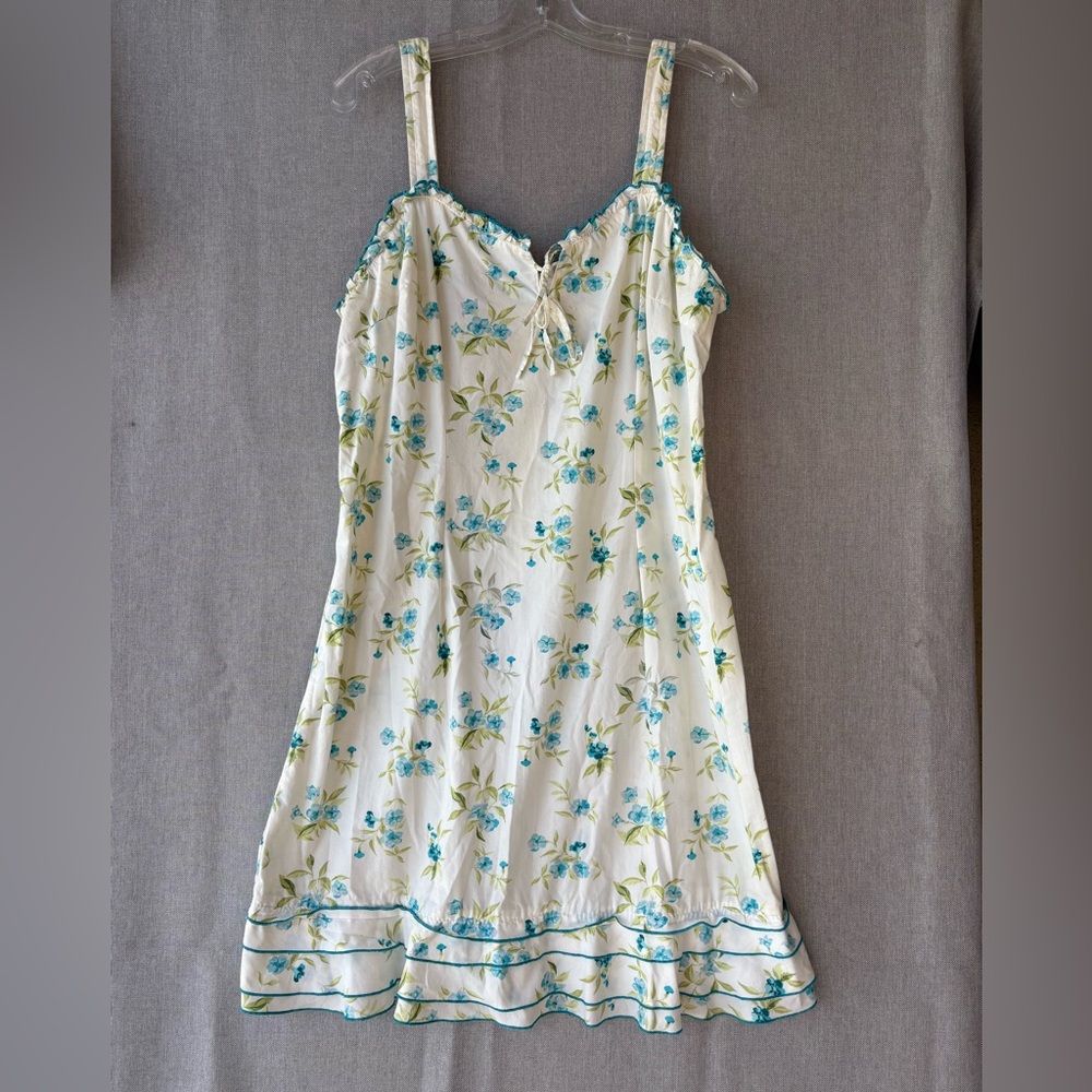 Faded Glory cute summer dress 100% cotton cream Floral layered ruffle zipper.